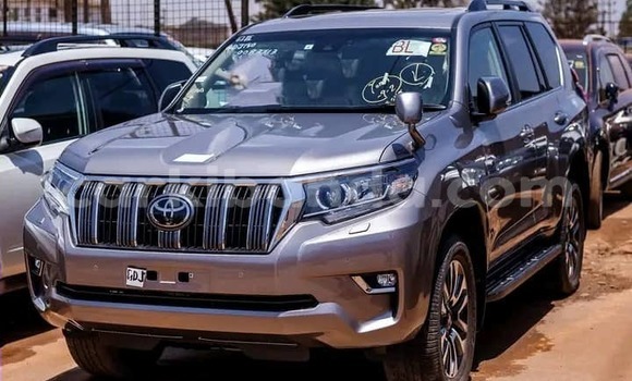 Nunua Ilio tumika Toyota Land Cruiser Prado Brown Gari ndani ya Kampala nchini Uganda