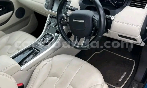 Nunua Ilio tumika Land Rover Range Rover Evoque Bluu Gari ndani ya Kampala nchini Uganda Nunua Ilio tumika Land Rover Range Rover Evoque Bluu Gari ndani ya Kampala nchini Uganda