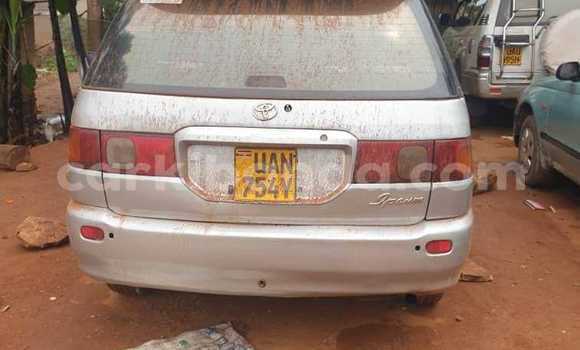 Gura Yakoze Toyota Alphard Green Imodoka i Amudat mu Northern