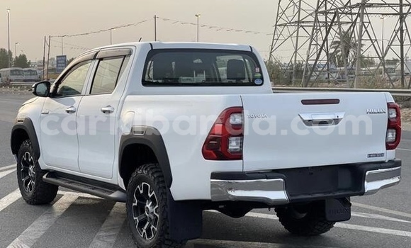 Acheter Occasion Voiture Toyota Hilux Blanc à Kampala, Ouganda Acheter Occasion Voiture Toyota Hilux Blanc à Kampala, Ouganda