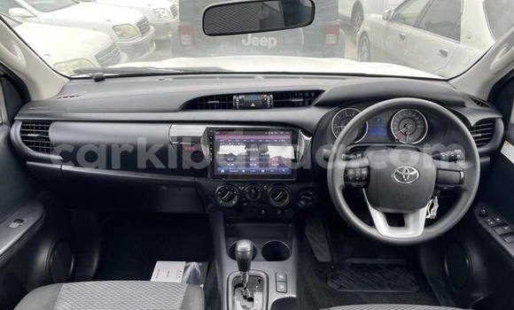 Acheter Occasion Voiture Toyota Hilux Blanc à Namasuba, Central Acheter Occasion Voiture Toyota Hilux Blanc à Namasuba, Central