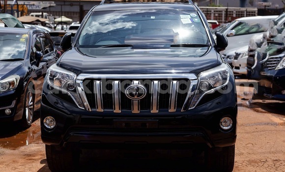 Nunua Ilio tumika Toyota Land Cruiser Prado Nyeusi Gari ndani ya Kampala nchini Uganda Nunua Ilio tumika Toyota Land Cruiser Prado Nyeusi Gari ndani ya Kampala nchini Uganda