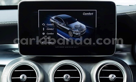 Acheter Occasion Voiture Mercedes‒Benz C–Class Blanc à Kampala, Ouganda Acheter Occasion Voiture Mercedes‒Benz C–Class Blanc à Kampala, Ouganda