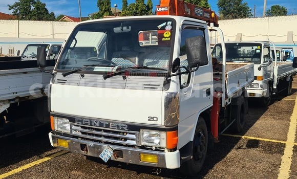 Gura Imported Mitsubishi L400 White Ikamyo i Kampala mu Uganda