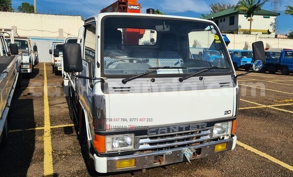 Acheter Import Utilitaire Mitsubishi L400 Blanc à Kampala, Ouganda Acheter Import Utilitaire Mitsubishi L400 Blanc à Kampala, Ouganda