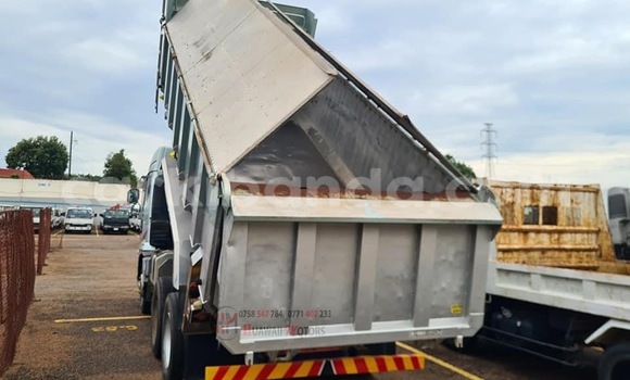 Gura Yakoze Mitsubishi L400 Silver Ikamyo i Kampala mu Uganda Gura Yakoze Mitsubishi L400 Silver Ikamyo i Kampala mu Uganda