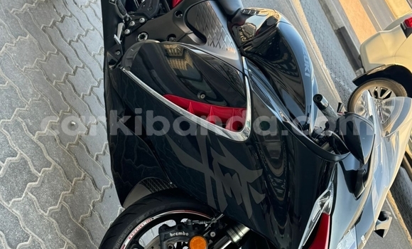 Nunua Ilio tumika Suzuki Hayabusa Nyeusi Bike ndani ya Kampala nchini Uganda