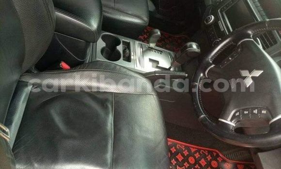 Acheter Occasion Voiture Mitsubishi Pajero Autre à Bombo, Central Acheter Occasion Voiture Mitsubishi Pajero Autre à Bombo, Central