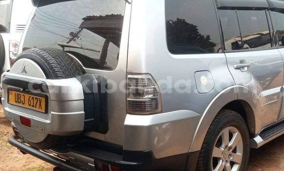 Acheter Occasion Voiture Mitsubishi Pajero Autre à Bombo, Central Acheter Occasion Voiture Mitsubishi Pajero Autre à Bombo, Central