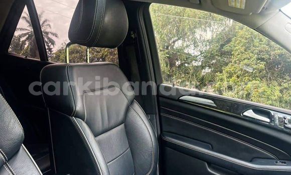 Acheter Occasion Voiture Mercedes‒Benz ML–Class Blanc à Arua, Ouganda Acheter Occasion Voiture Mercedes‒Benz ML–Class Blanc à Arua, Ouganda