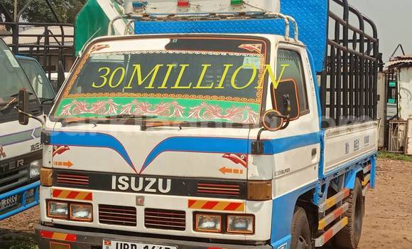 Acheter Occasion Utilitaire Isuzu FTR 850 Autre à Bombo, Central Acheter Occasion Utilitaire Isuzu FTR 850 Autre à Bombo, Central