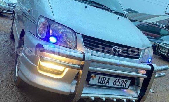 Acheter Occasion Voiture Toyota Noah Blanc à Bombo, Central Acheter Occasion Voiture Toyota Noah Blanc à Bombo, Central