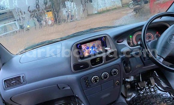 Acheter Occasion Voiture Toyota Noah Blanc à Bombo, Central Acheter Occasion Voiture Toyota Noah Blanc à Bombo, Central