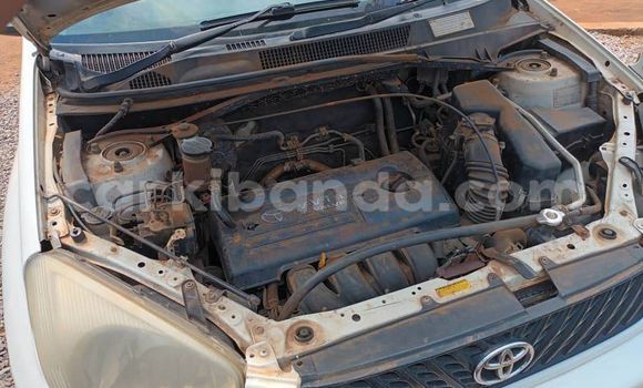 Gura Yakoze Toyota RAV4 White Imodoka i Arua mu Uganda Gura Yakoze Toyota RAV4 White Imodoka i Arua mu Uganda