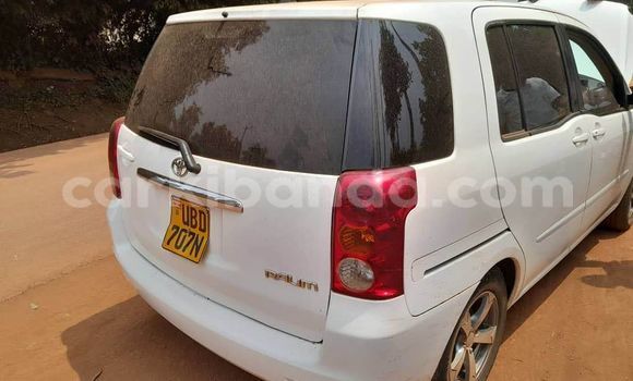 Gura Yakoze Toyota Raum White Imodoka i Apac mu Northern Gura Yakoze Toyota Raum White Imodoka i Apac mu Northern