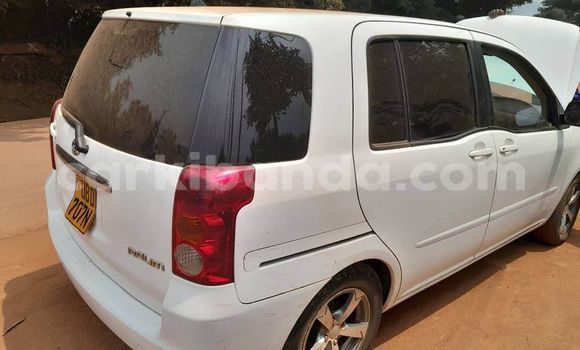 Gura Yakoze Toyota Raum White Imodoka i Apac mu Northern Gura Yakoze Toyota Raum White Imodoka i Apac mu Northern