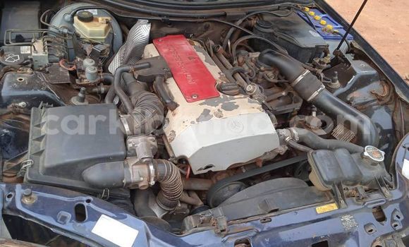 Gura Yakoze Mercedes‒Benz 190 SL Blue Imodoka i Arua mu Uganda Gura Yakoze Mercedes‒Benz 190 SL Blue Imodoka i Arua mu Uganda