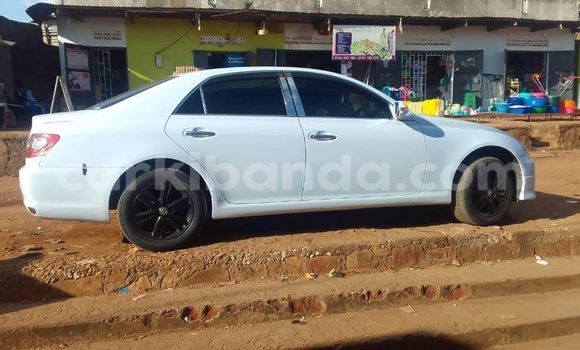 Gura Yakoze Toyota Mark X White Imodoka i Apac mu Northern Gura Yakoze Toyota Mark X White Imodoka i Apac mu Northern