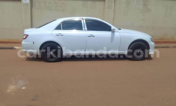 Gura Yakoze Toyota Mark X White Imodoka i Apac mu Northern Gura Yakoze Toyota Mark X White Imodoka i Apac mu Northern