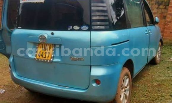 Gura Yakoze Toyota Sienta Blue Imodoka i Bugembe mu Eastern Gura Yakoze Toyota Sienta Blue Imodoka i Bugembe mu Eastern