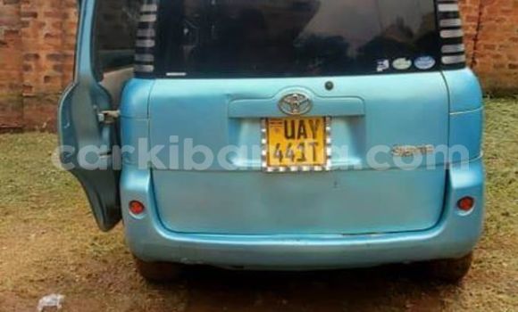 Gura Yakoze Toyota Sienta Blue Imodoka i Bugembe mu Eastern Gura Yakoze Toyota Sienta Blue Imodoka i Bugembe mu Eastern