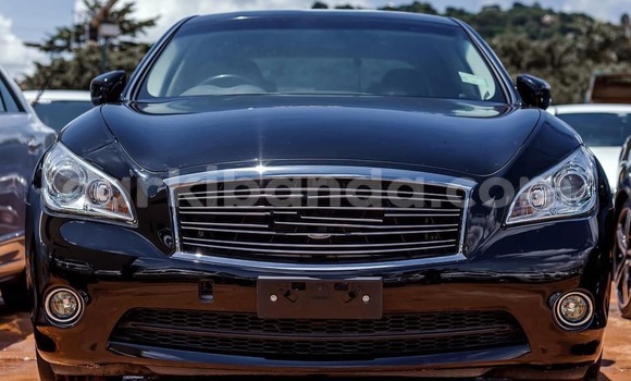 Nunua Ilio tumika Nissan Fuga Nyeusi Gari ndani ya Kampala nchini Uganda Nunua Ilio tumika Nissan Fuga Nyeusi Gari ndani ya Kampala nchini Uganda