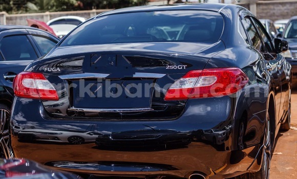 Nunua Ilio tumika Nissan Fuga Nyeusi Gari ndani ya Kampala nchini Uganda Nunua Ilio tumika Nissan Fuga Nyeusi Gari ndani ya Kampala nchini Uganda