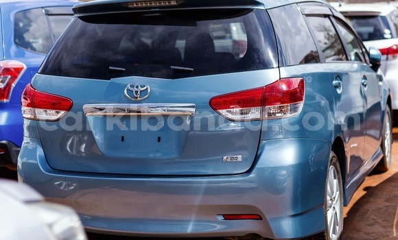 Gura Yakoze Toyota Wish Blue Imodoka i Kampala mu Uganda Gura Yakoze Toyota Wish Blue Imodoka i Kampala mu Uganda