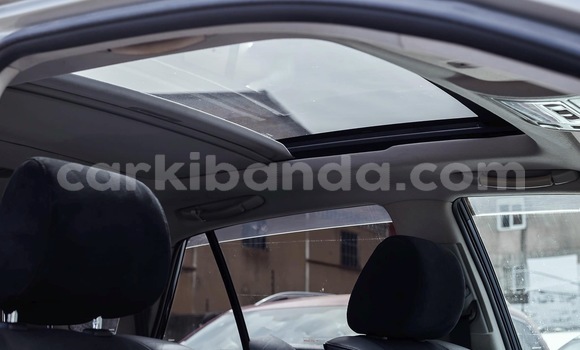 Nunua Ilio tumika Toyota Harrier Fedha Gari ndani ya Kampala nchini Uganda Nunua Ilio tumika Toyota Harrier Fedha Gari ndani ya Kampala nchini Uganda