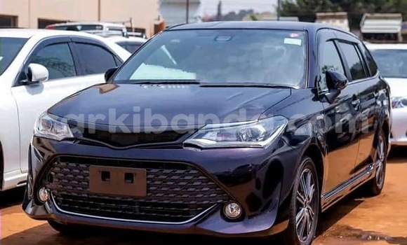 Nunua Ilio tumika Toyota Fielder Nyeusi Gari ndani ya Kampala nchini Uganda