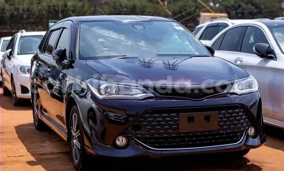 Gura Yakoze Toyota Fielder Black Imodoka i Kampala mu Uganda Gura Yakoze Toyota Fielder Black Imodoka i Kampala mu Uganda