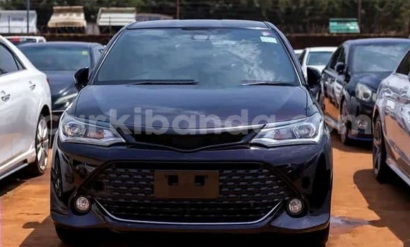 Gura Yakoze Toyota Fielder Black Imodoka i Kampala mu Uganda Gura Yakoze Toyota Fielder Black Imodoka i Kampala mu Uganda