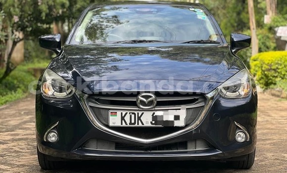 Nunua Ilio tumika Mazda Demio Bluu Gari ndani ya Bombo nchini Kati