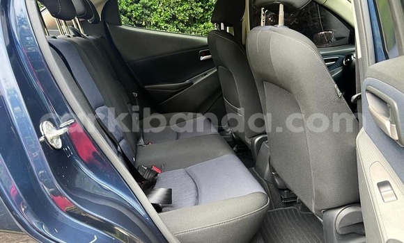 Acheter Occasion Voiture Mazda Demio Bleu à Bombo, Central Acheter Occasion Voiture Mazda Demio Bleu à Bombo, Central