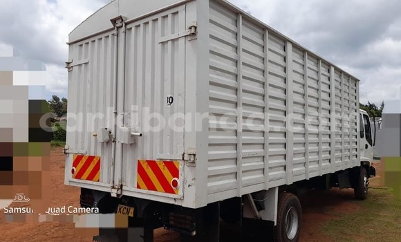 Acheter Occasion Utilitaire Isuzu FTR 850 Blanc à Bugembe, Est Acheter Occasion Utilitaire Isuzu FTR 850 Blanc à Bugembe, Est