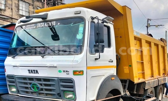 Acheter Occasion Utilitaire Toyota Ade Blanc à Bugembe, Est Acheter Occasion Utilitaire Toyota Ade Blanc à Bugembe, Est