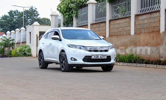 Gura Yakoze Toyota Harrier White Imodoka i Bundibugyo mu Western