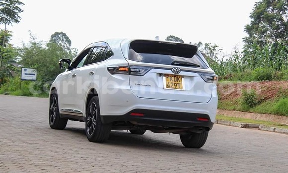 Acheter Occasion Voiture Toyota Harrier Blanc à Bundibugyo, Occidental Acheter Occasion Voiture Toyota Harrier Blanc à Bundibugyo, Occidental