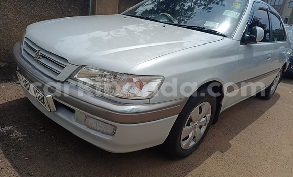 Acheter Occasion Voiture Toyota Premio Blanc à Kampala, Ouganda Acheter Occasion Voiture Toyota Premio Blanc à Kampala, Ouganda