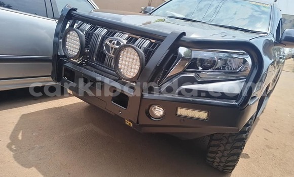 Acheter Occasion Voiture Toyota Land Cruiser Noir à Kampala, Ouganda Acheter Occasion Voiture Toyota Land Cruiser Noir à Kampala, Ouganda