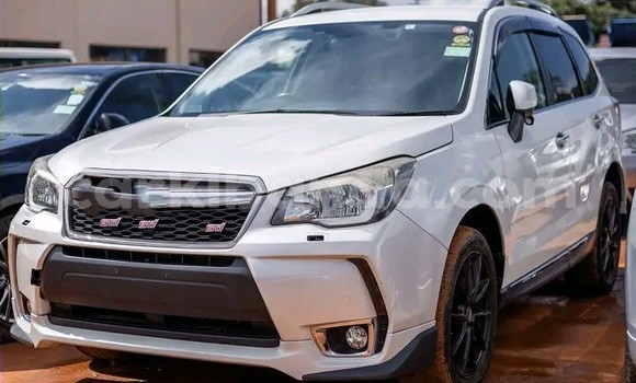 Nunua Ilio tumika Subaru XT Nyeupe Gari ndani ya Kampala nchini Uganda