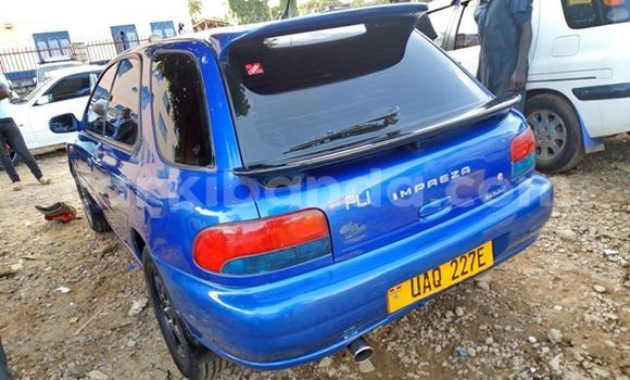 Gura Yakoze Subaru Impreza Blue Imodoka i Kampala mu Uganda Gura Yakoze Subaru Impreza Blue Imodoka i Kampala mu Uganda