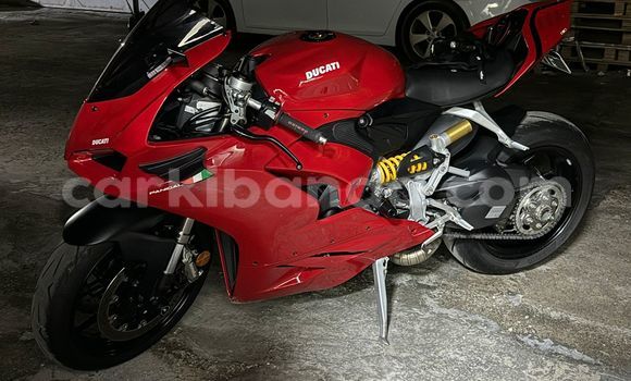 Nunua Ilio tumika Ducati Panigale Nyekundu Bike ndani ya Kampala nchini Uganda