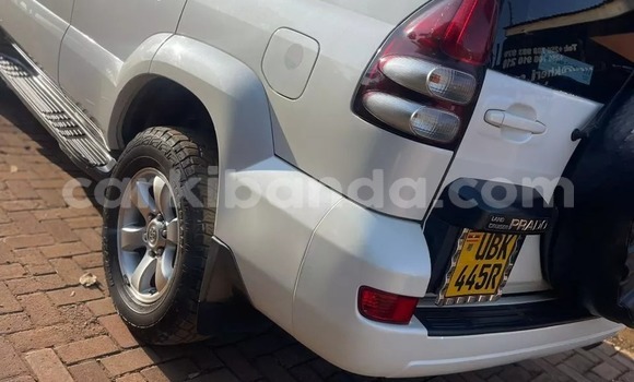 Gura Yakoze Toyota Prado Other Imodoka i Kampala mu Uganda Gura Yakoze Toyota Prado Other Imodoka i Kampala mu Uganda