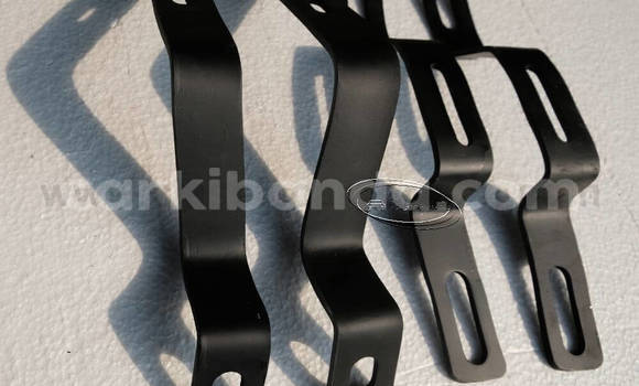 Nunua Mercedes R107 bumpers ndani ya Bugembe nchini Mashariki Nunua Mercedes R107 bumpers ndani ya Bugembe nchini Mashariki