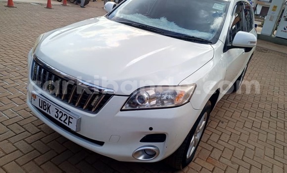 Buy New Toyota Vanguard White Car in Kampala in Uganda