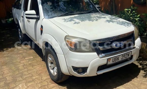 Nunua Ilio tumika Ford Ranger Nyeupe Gari ndani ya Kampala nchini Uganda