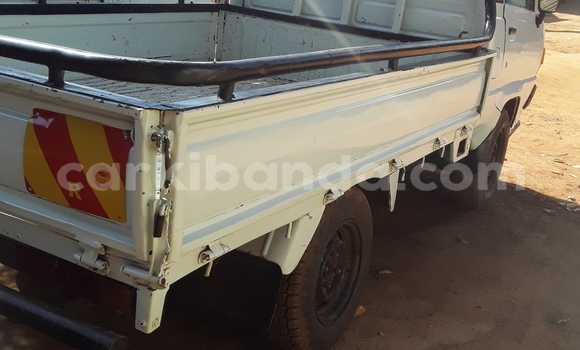 Acheter Occasion Voiture Toyota Town Ace Blanc à Kampala, Ouganda