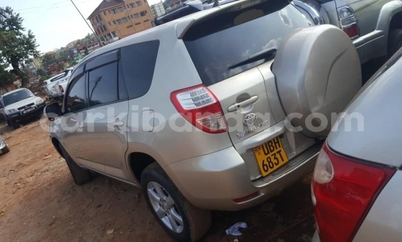 Gura Nshya Toyota Vanguard Brown Imodoka i Kampala mu Uganda Gura Nshya Toyota Vanguard Brown Imodoka i Kampala mu Uganda