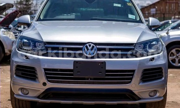 Buy Used Volkswagen Touareg Silver Car in Kampala in Uganda
